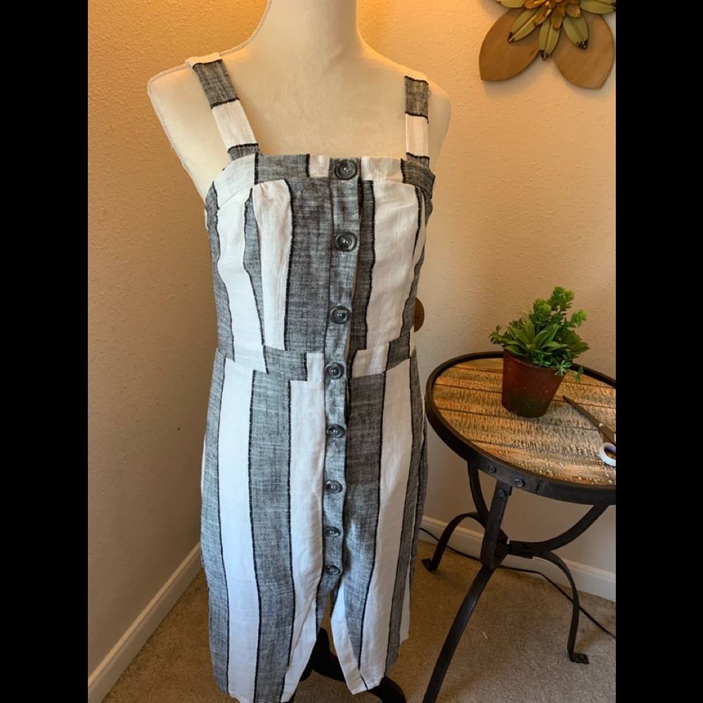 URBAN ROMANTICS - NWT Black and White fitted classy sundress - Picture 2 of 11
